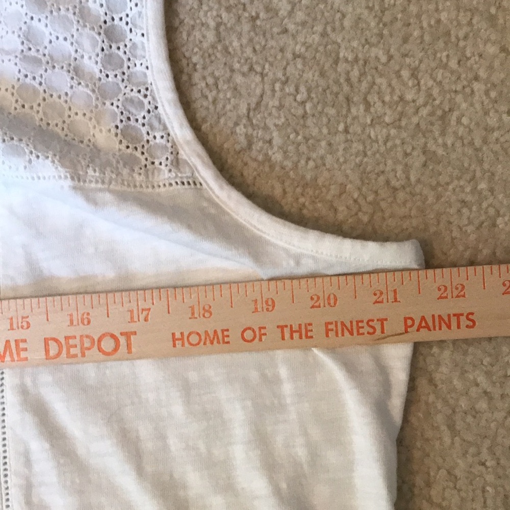 NWT white tank with eyelet details - Picture 11 of 13